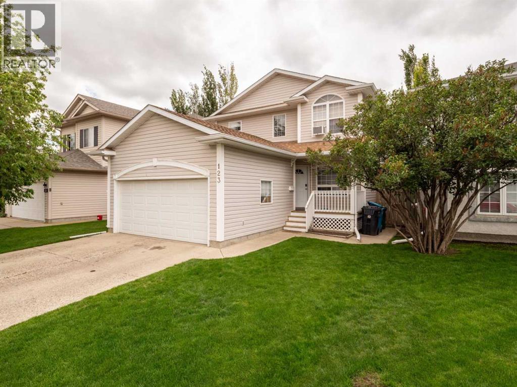 123 Stoney Crescent W, Lethbridge — photo 2