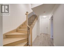 28 - 18 Lytham Green Circle, Newmarket, ON L3Y0H4 Photo 19