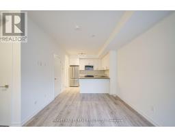 28 - 18 Lytham Green Circle, Newmarket, ON L3Y0H4 Photo 6