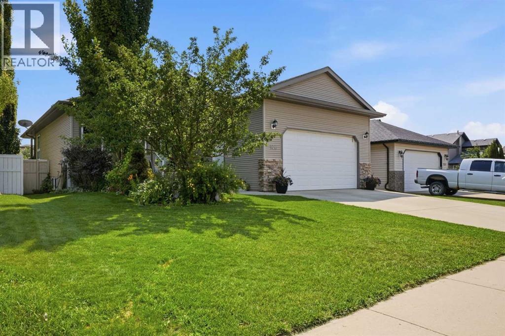926 Ramage Crescent - 2