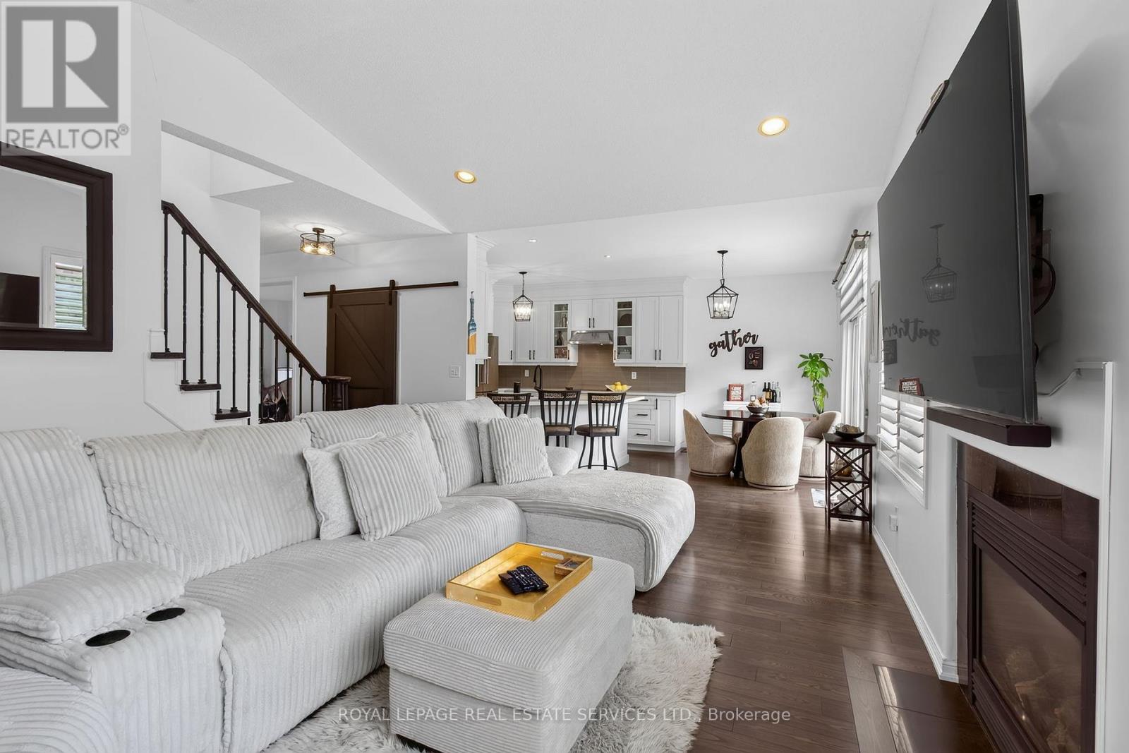 852 TRUDEAU DRIVE - 18