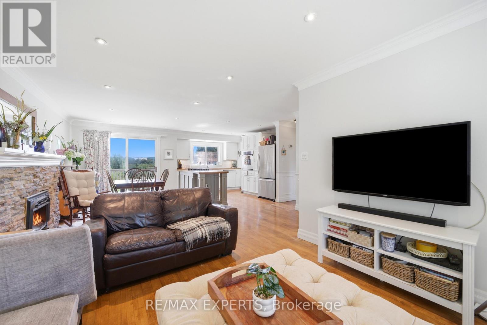 2724 8 SIDE ROAD - 11