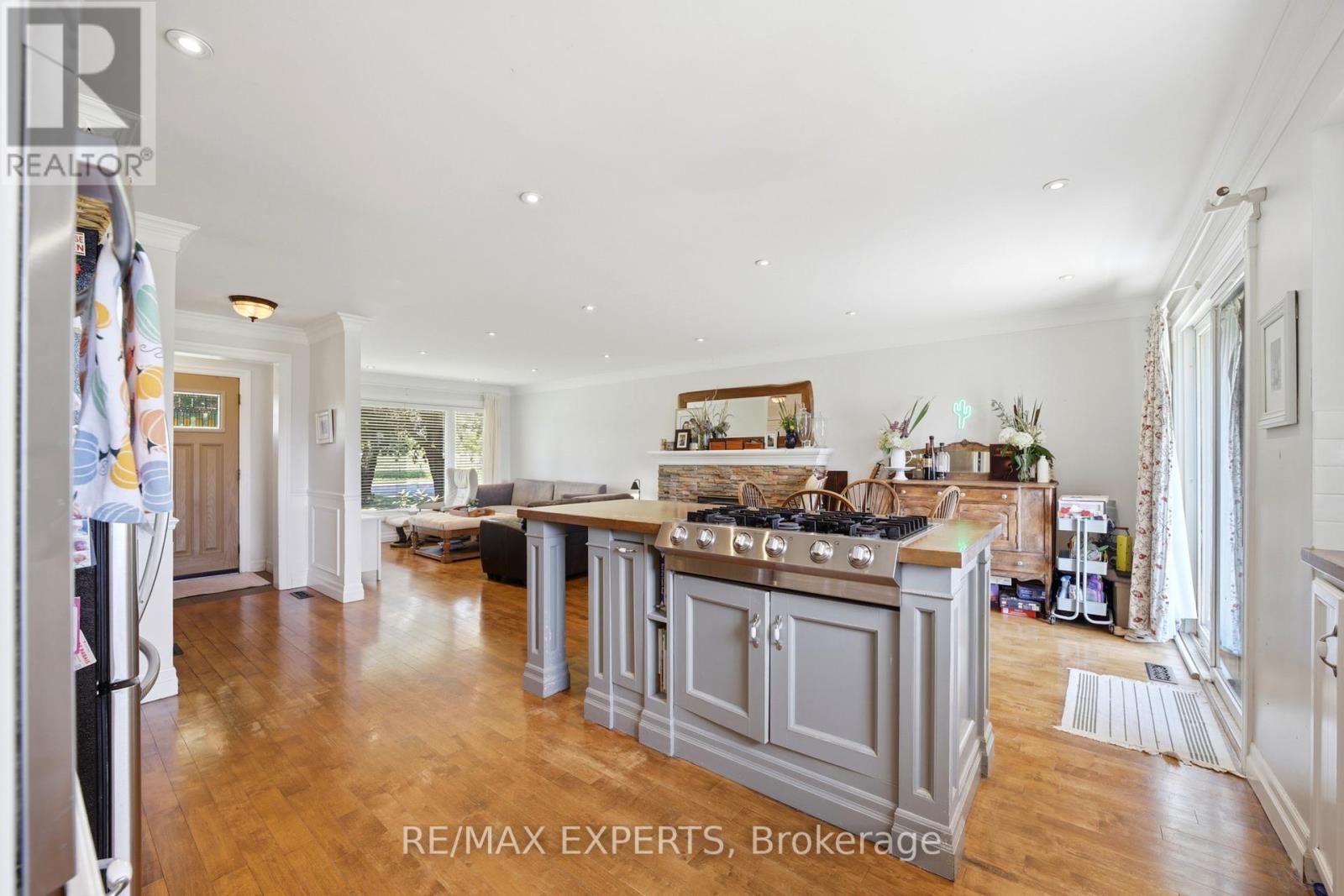2724 8 SIDE ROAD - 15