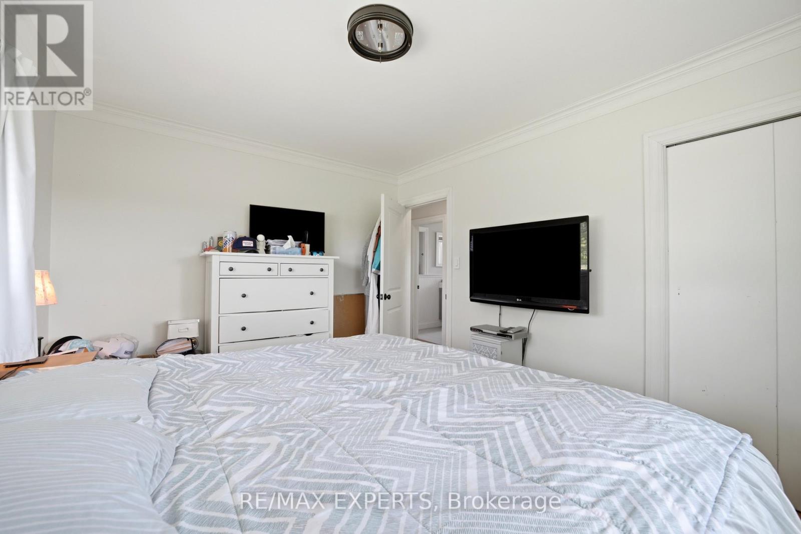 2724 8 SIDE ROAD - 26