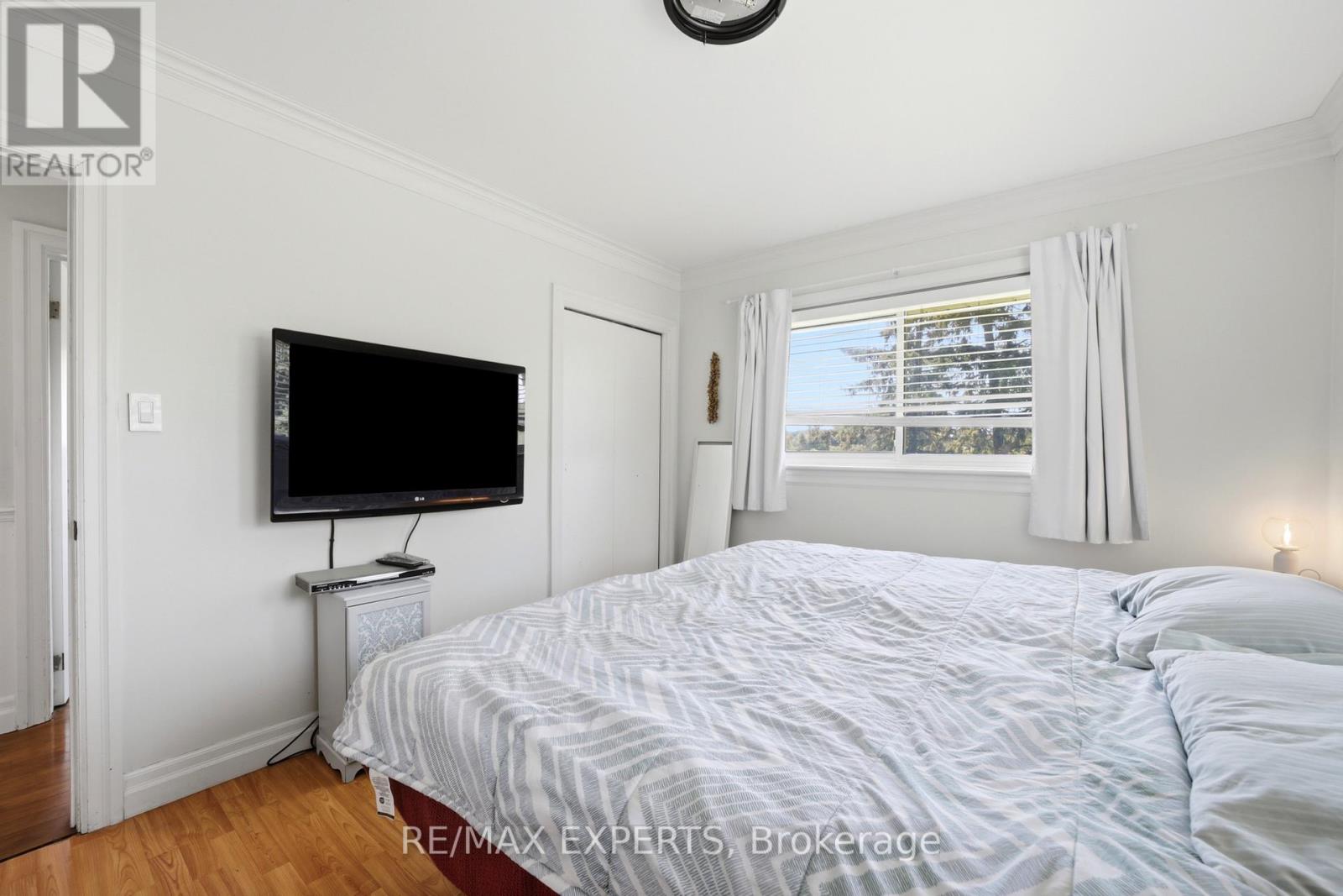 2724 8 SIDE ROAD - 27