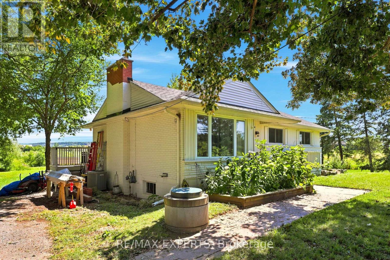 2724 8 SIDE ROAD - 3