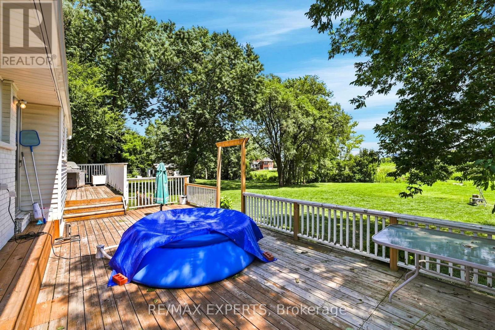 2724 8 SIDE ROAD - 32