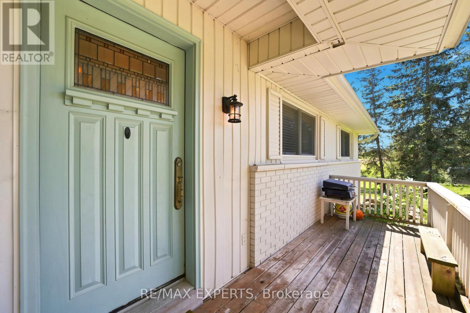 2724 8 SIDE ROAD - 4
