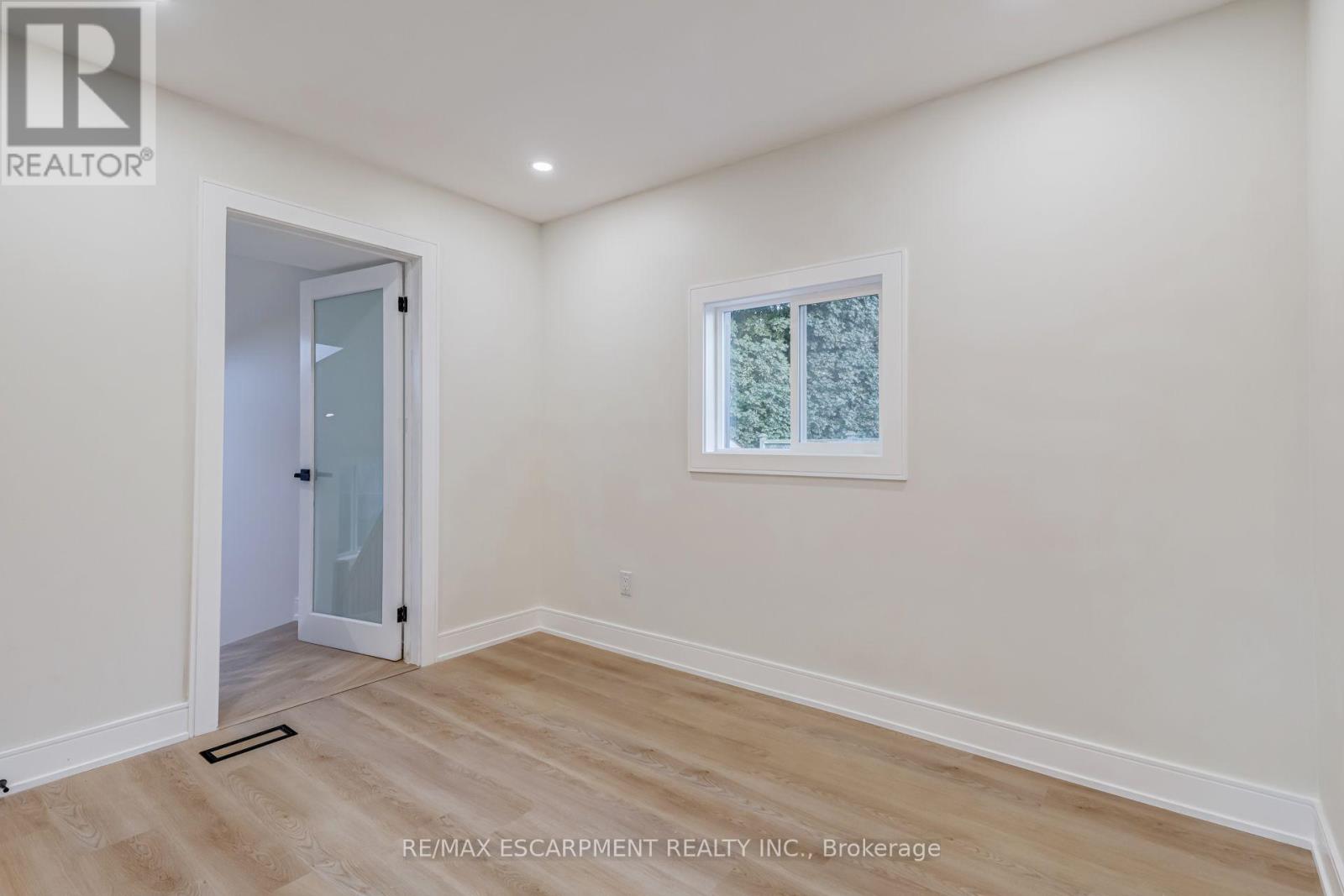 63 HARDALE CRESCENT - 23