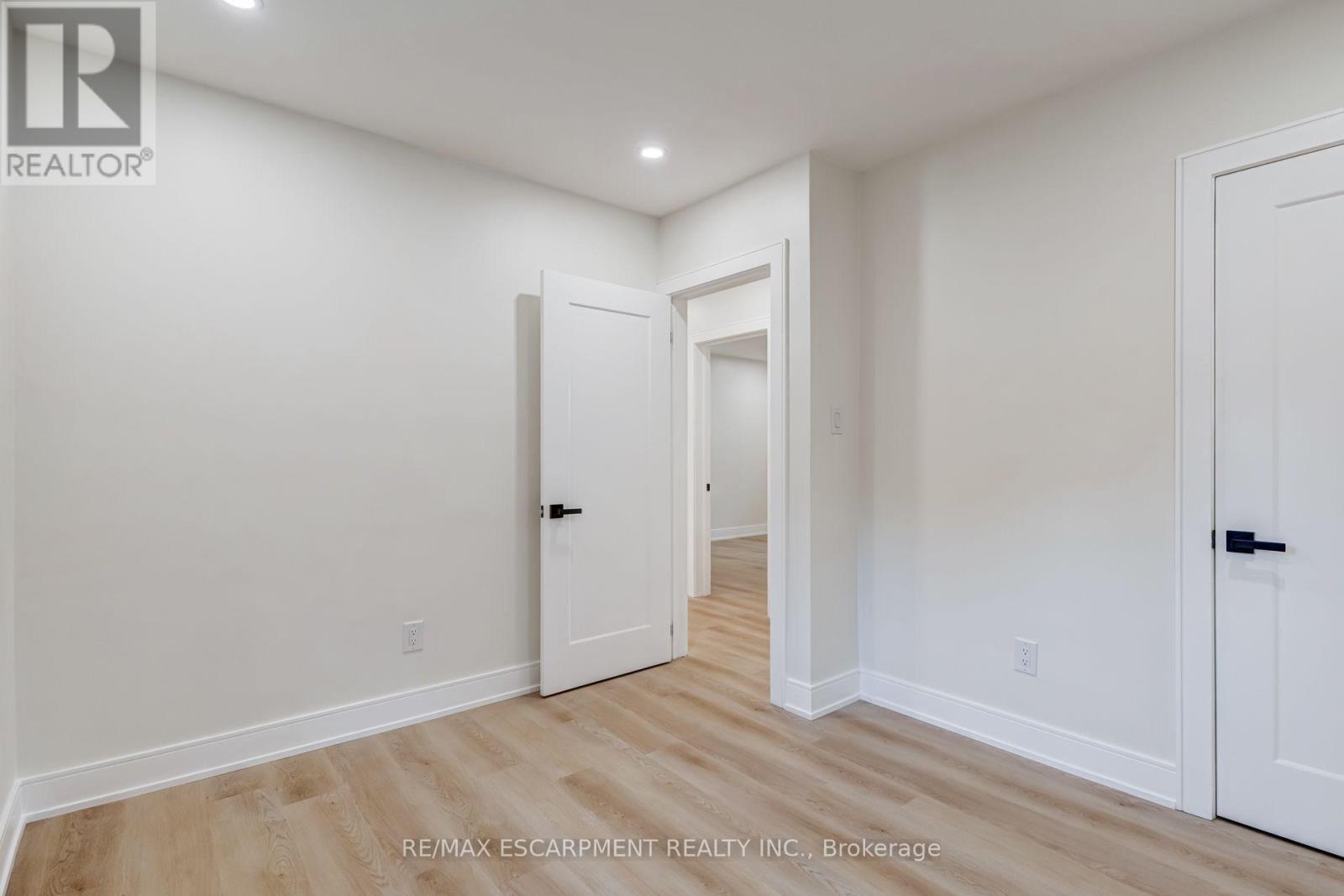 63 HARDALE CRESCENT - 24