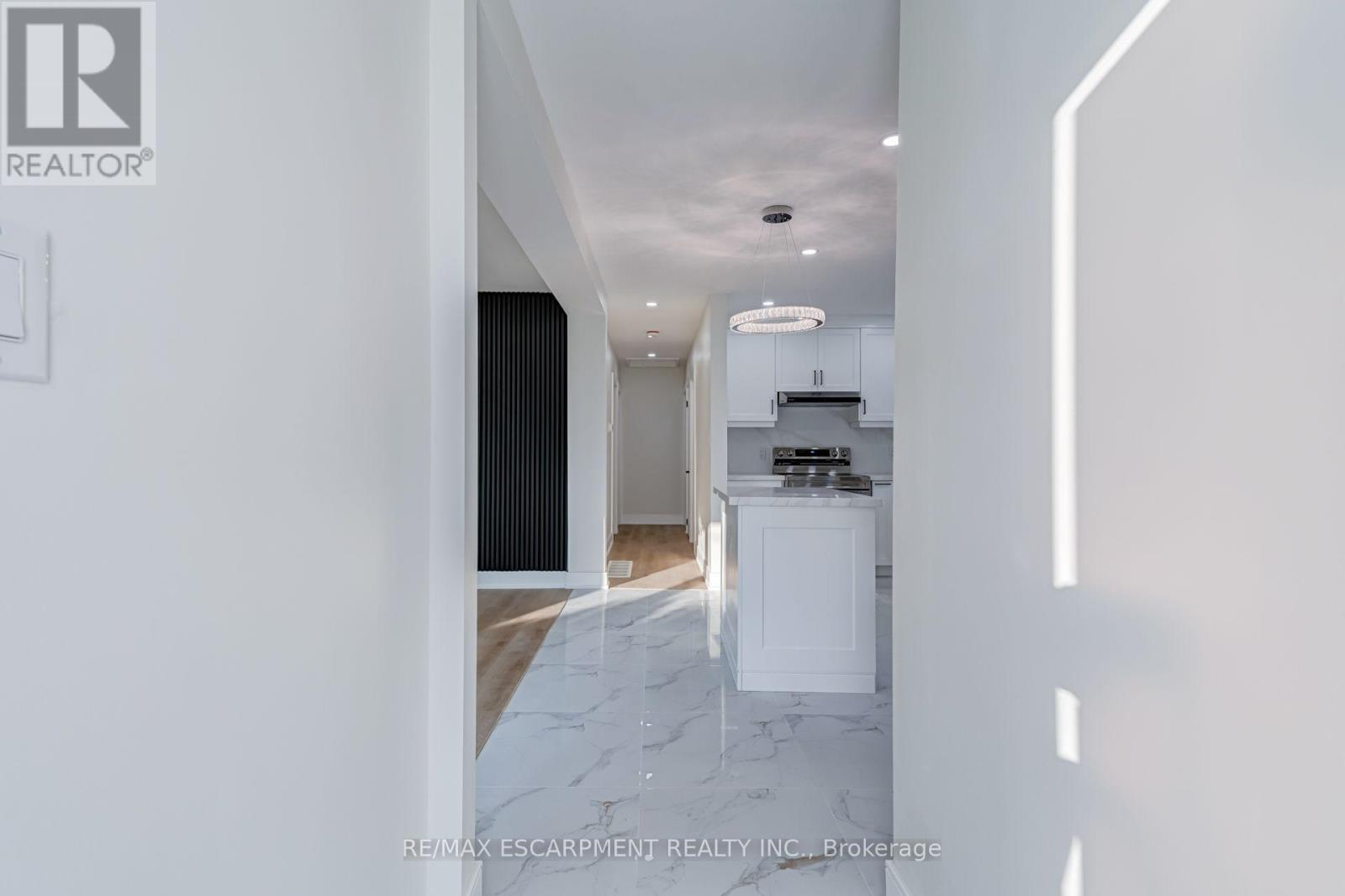 63 HARDALE CRESCENT - 9