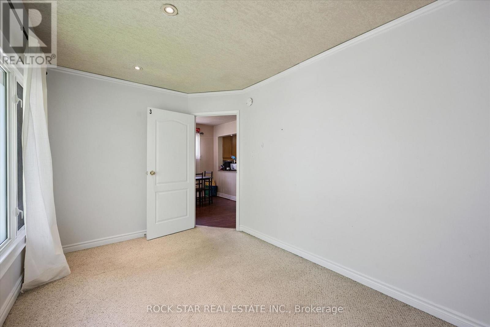 16 BEAUCOURT PLACE - 11