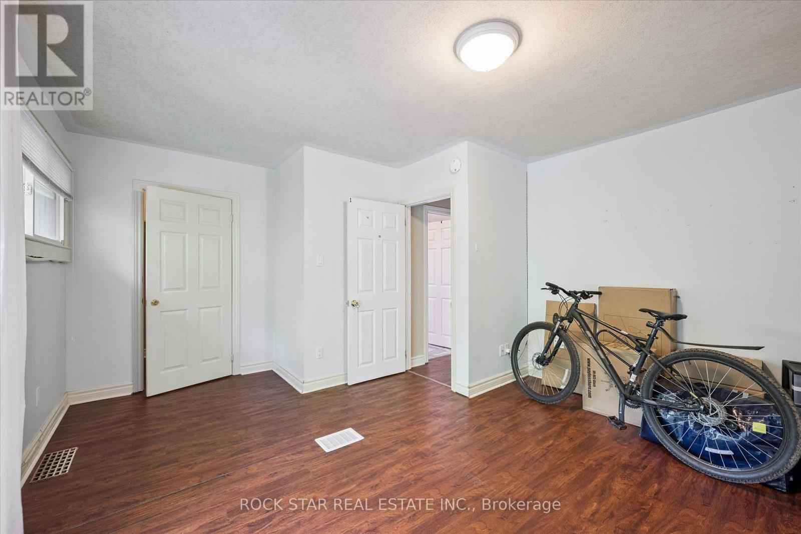 16 BEAUCOURT PLACE - 17
