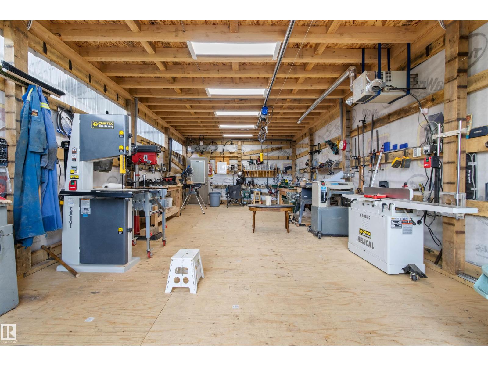 50128 Hwy 22 - 9