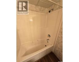 618 3rd Street Se, Weyburn, SK S4H2E1 Photo 38