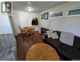 Bedroom - 618 3rd Street Se, Weyburn, SK S4H2E1 Photo 7