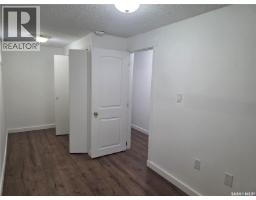 Enclosed porch - 440-442 Connaught Street, Regina, SK S4R4W9 Photo 22