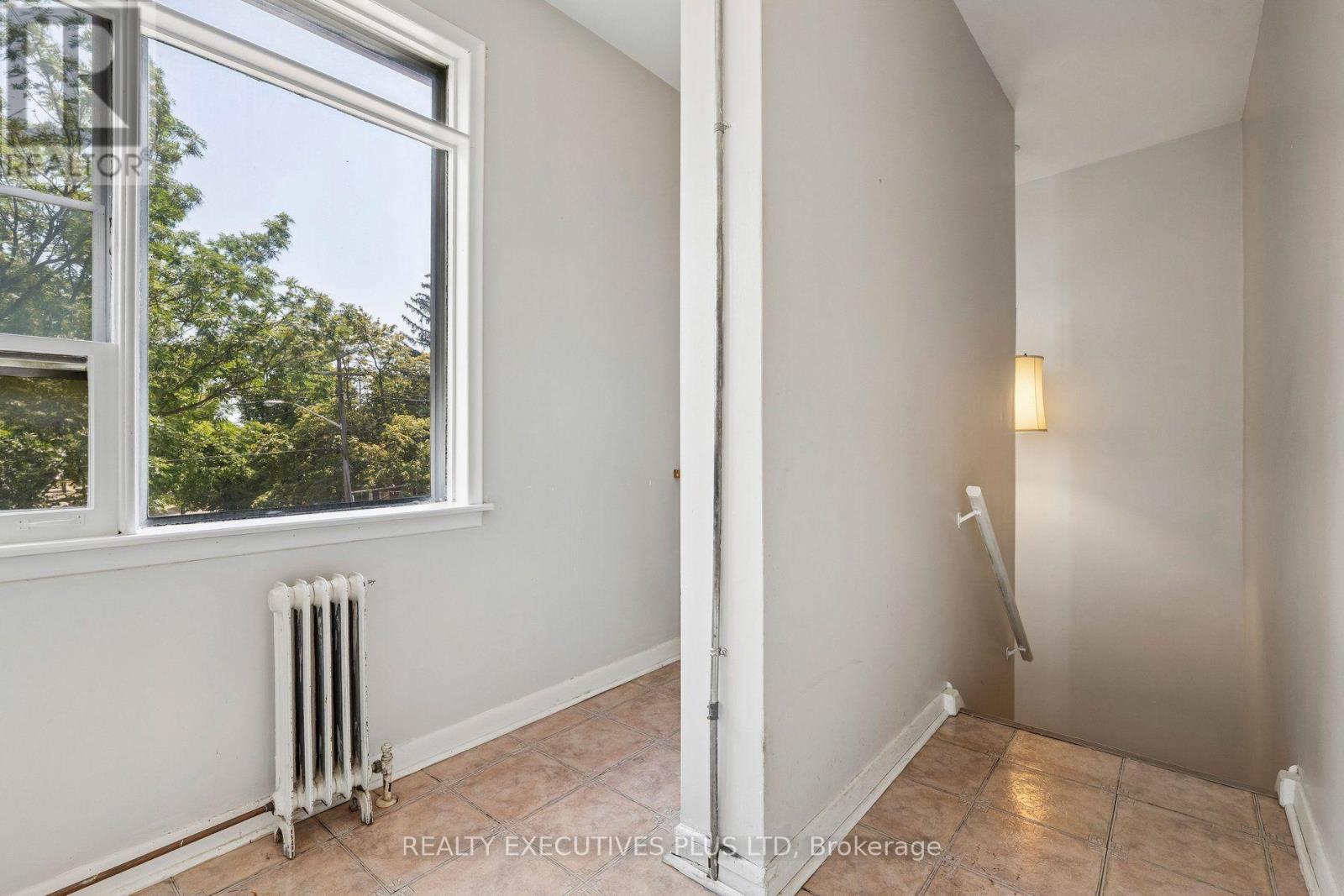 74 CALSTOCK DRIVE - 3