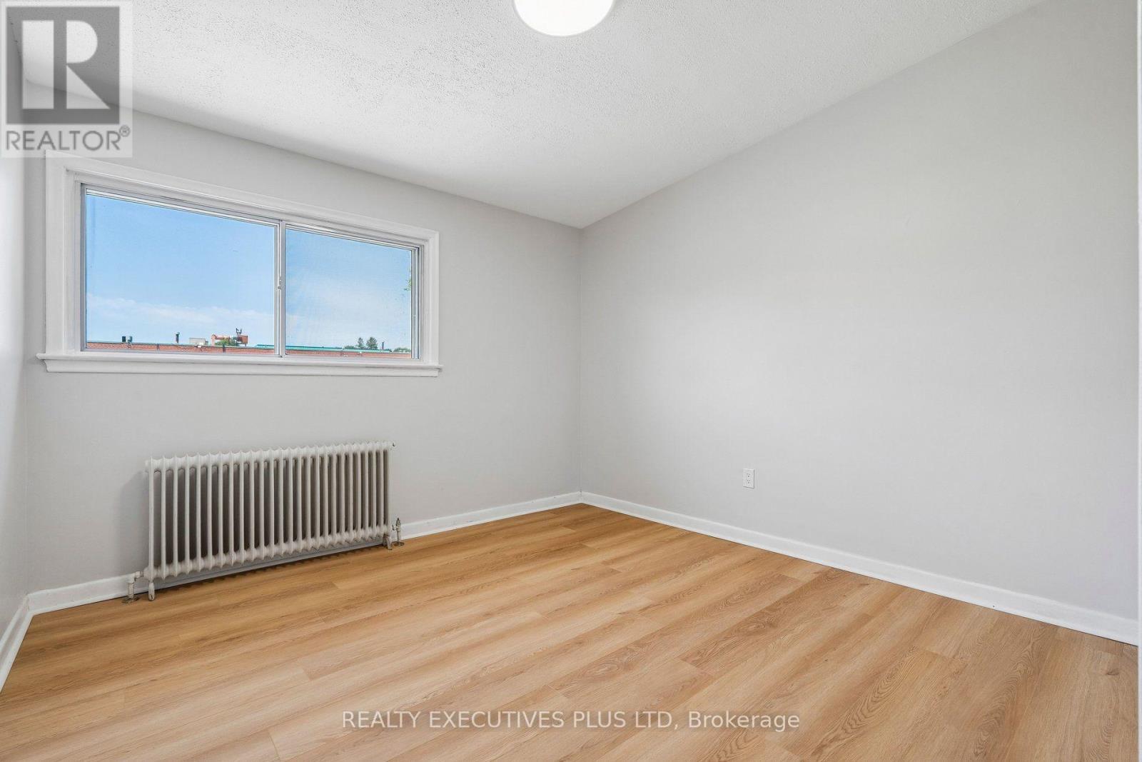 74 CALSTOCK DRIVE - 23