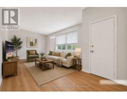 Dining room - 74 Calstock Drive, Toronto, ON M9V1H2 Photo 7