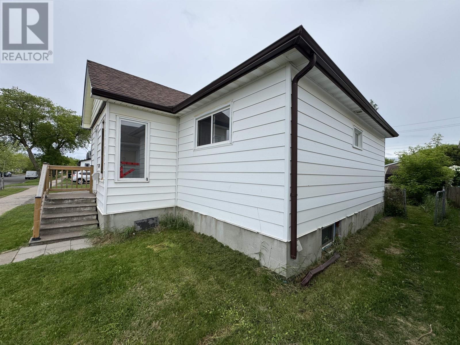 474 Mary St. E. - 2