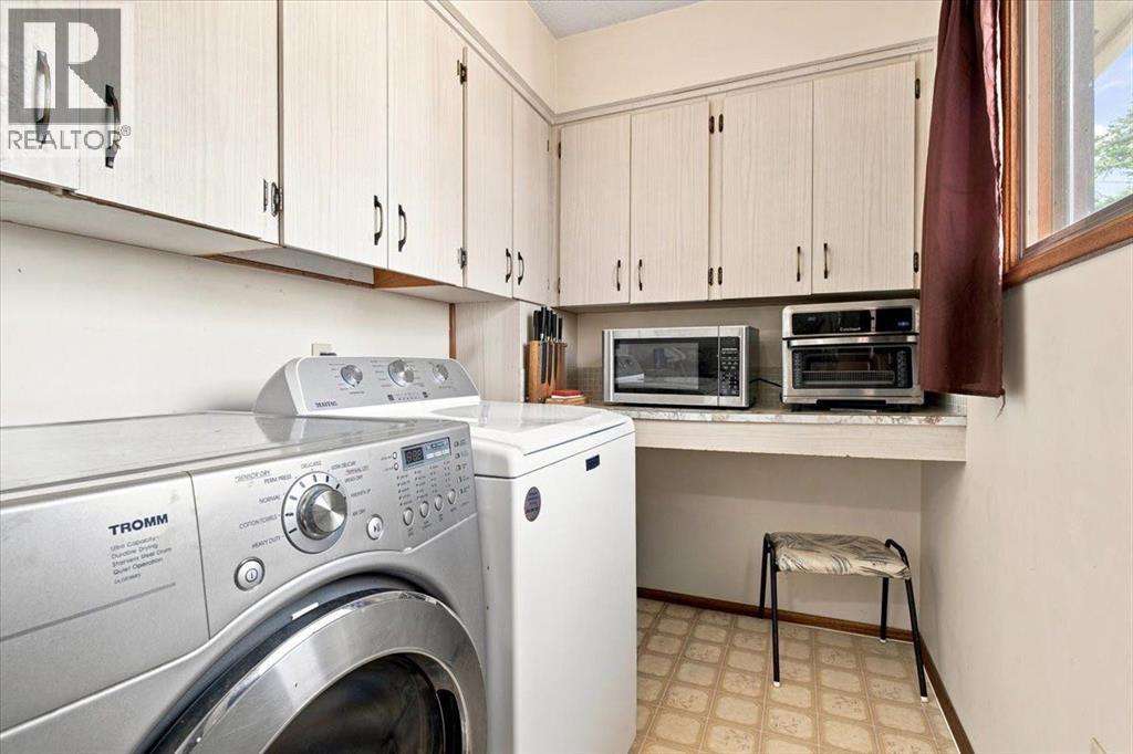 1121 5 Avenue - 13