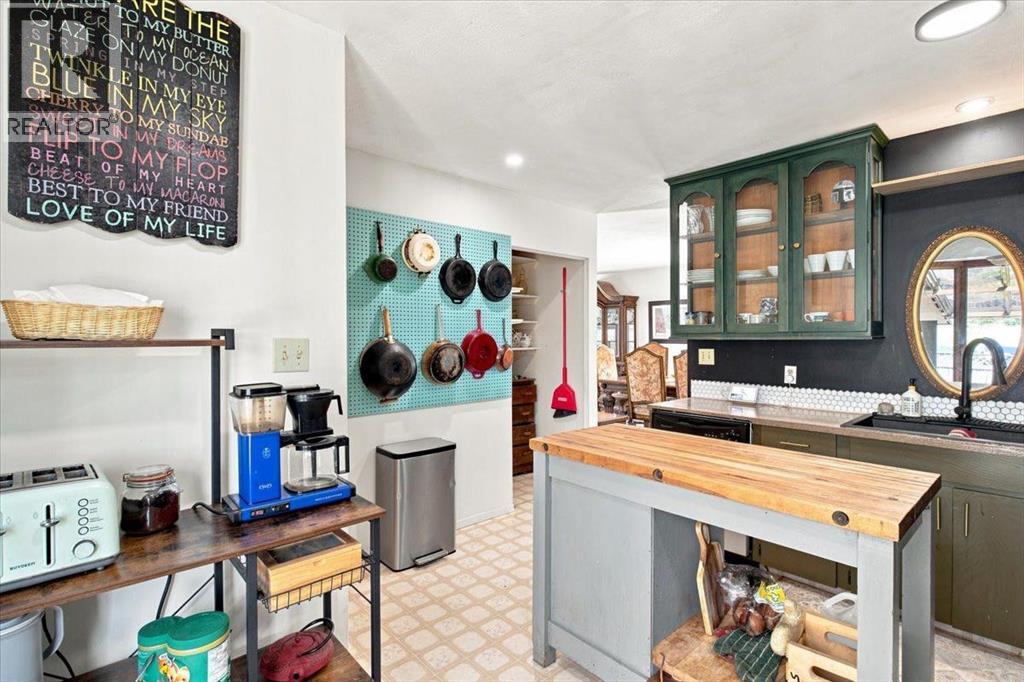 1121 5 Avenue - Image 12