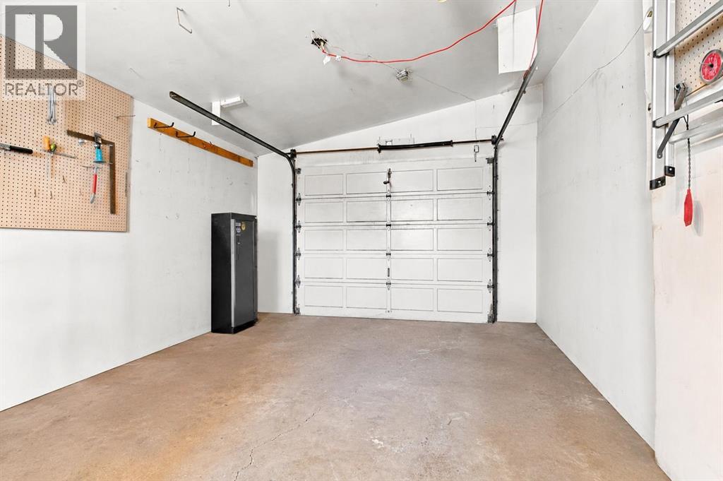 1121 5 Avenue - Image 3