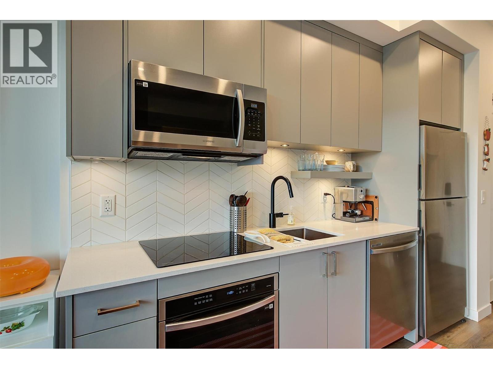 #405 1274 Devonshire Avenue - 11