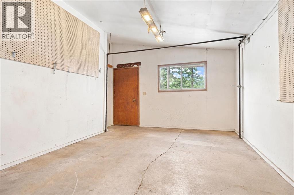 1121 5 Avenue - Image 4