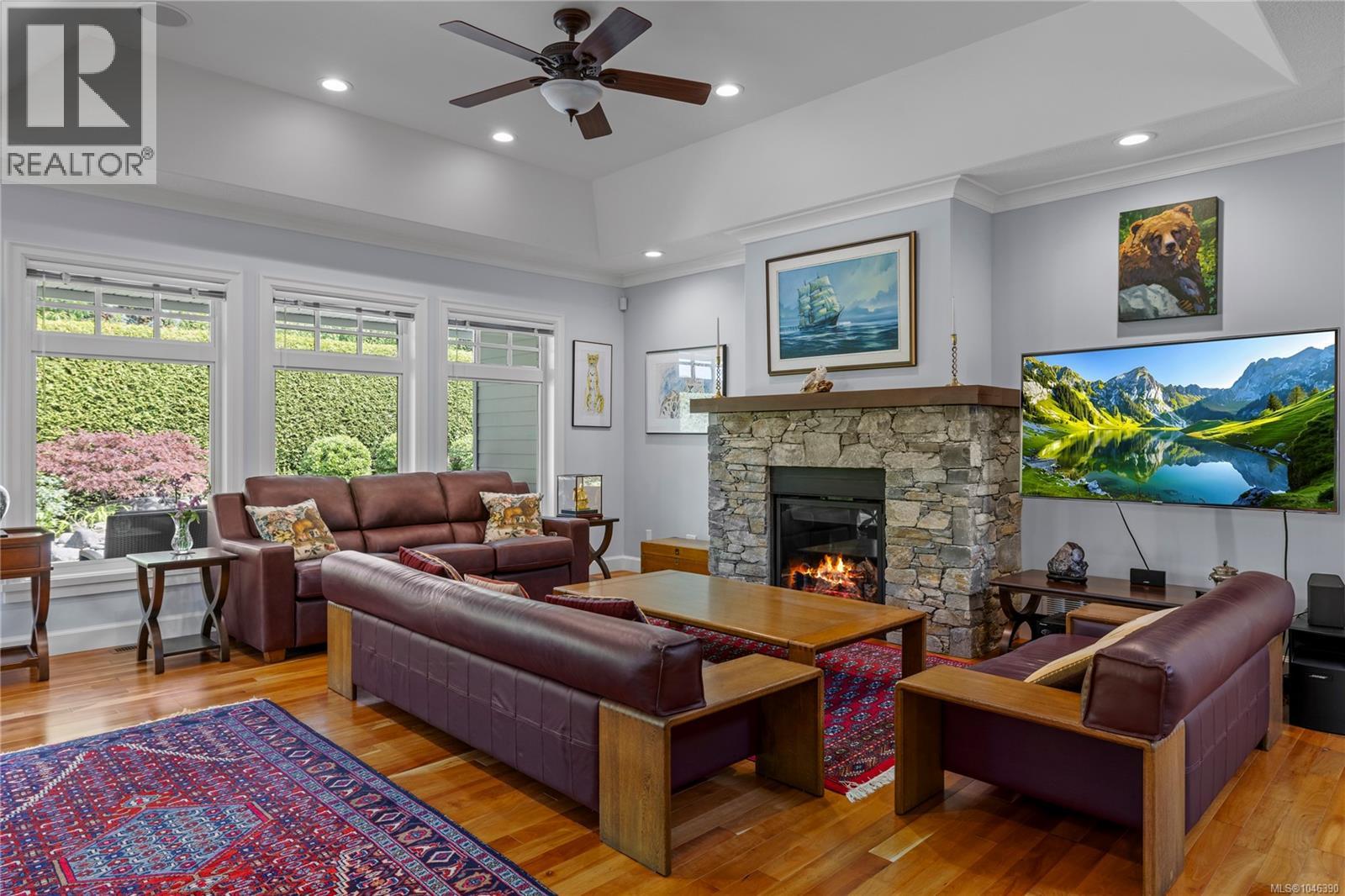 983 Bluffs Dr - 2