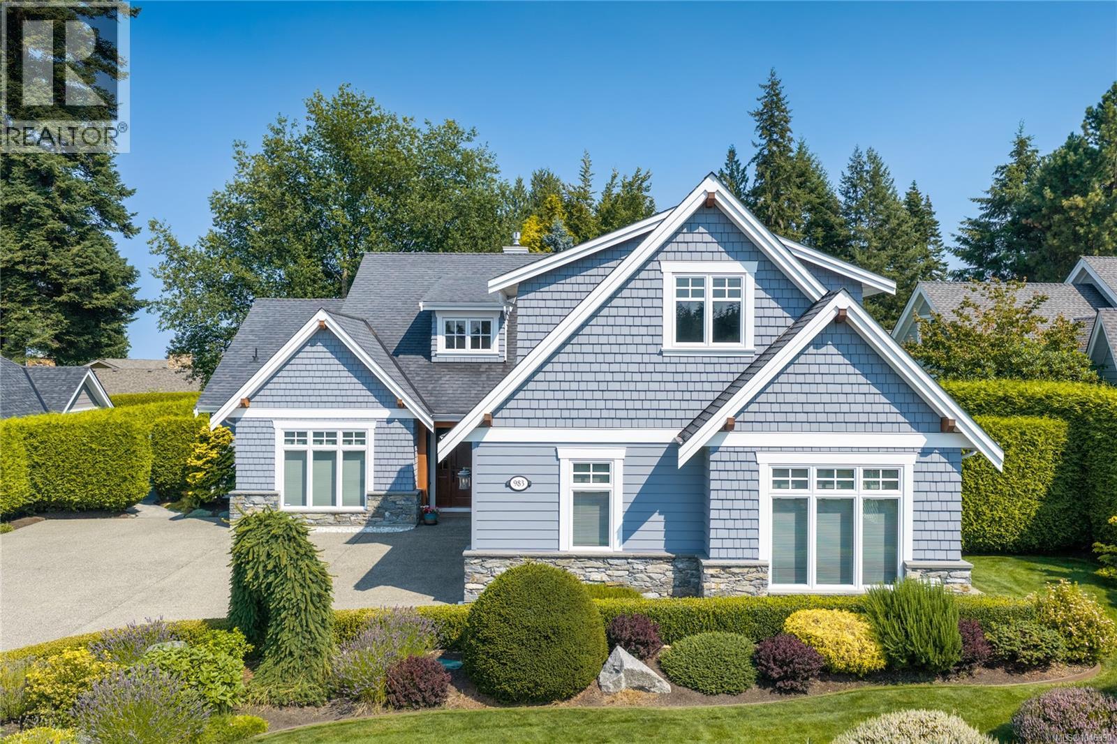 983 Bluffs Dr - 39