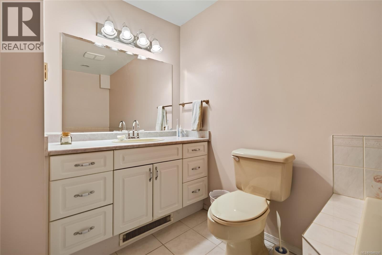 #105 1537 Noel Ave - Image 30