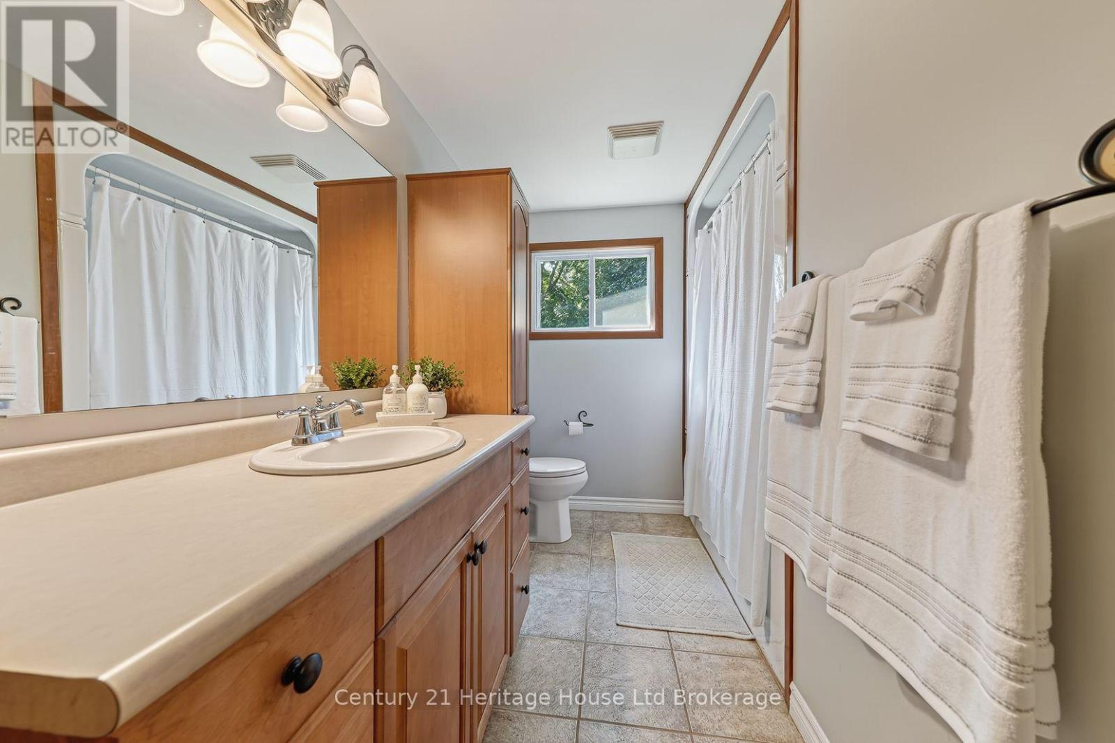 812 HUGHSON STREET - Image 18