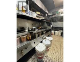 853 Caledonia Ave, Victoria, BC V8T1E6 Photo 6