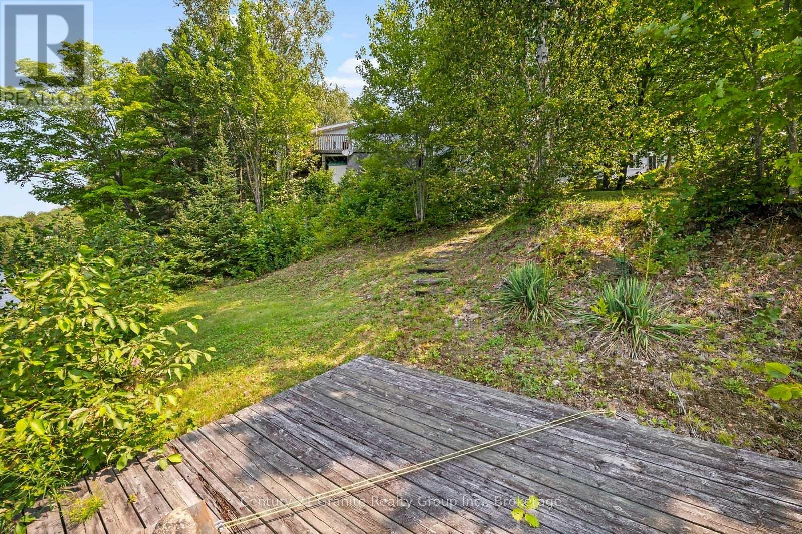 64 BENTLEY PLACE - 11