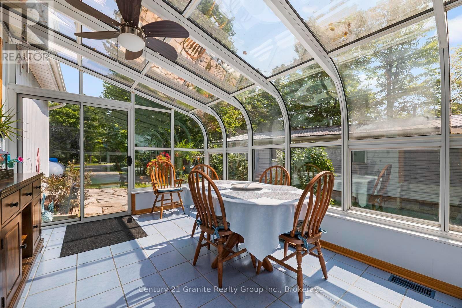 64 BENTLEY PLACE - Image 15