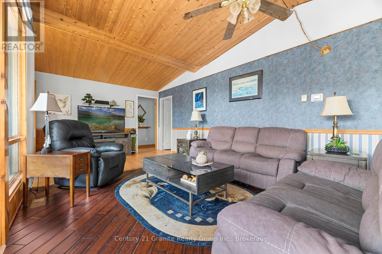 64 BENTLEY PLACE - Image 20