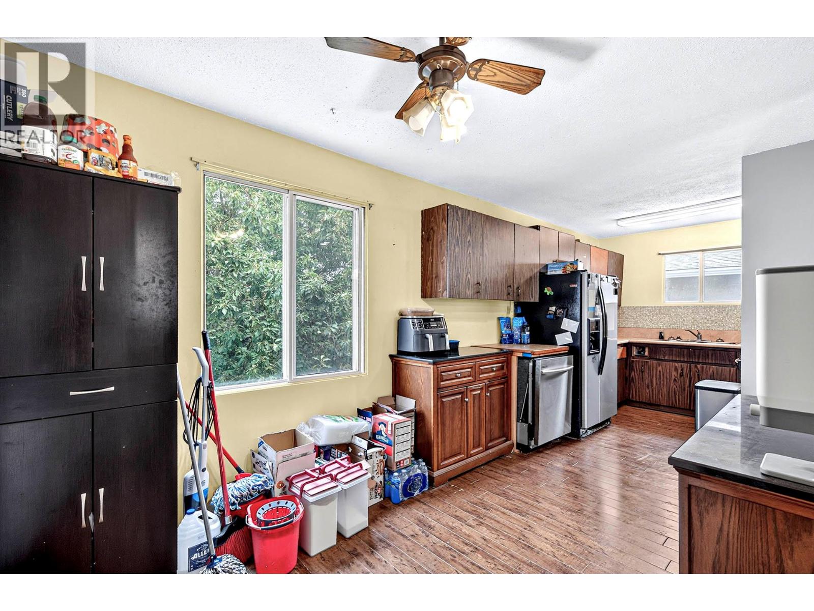 #40 800 Valhalla Drive - 10