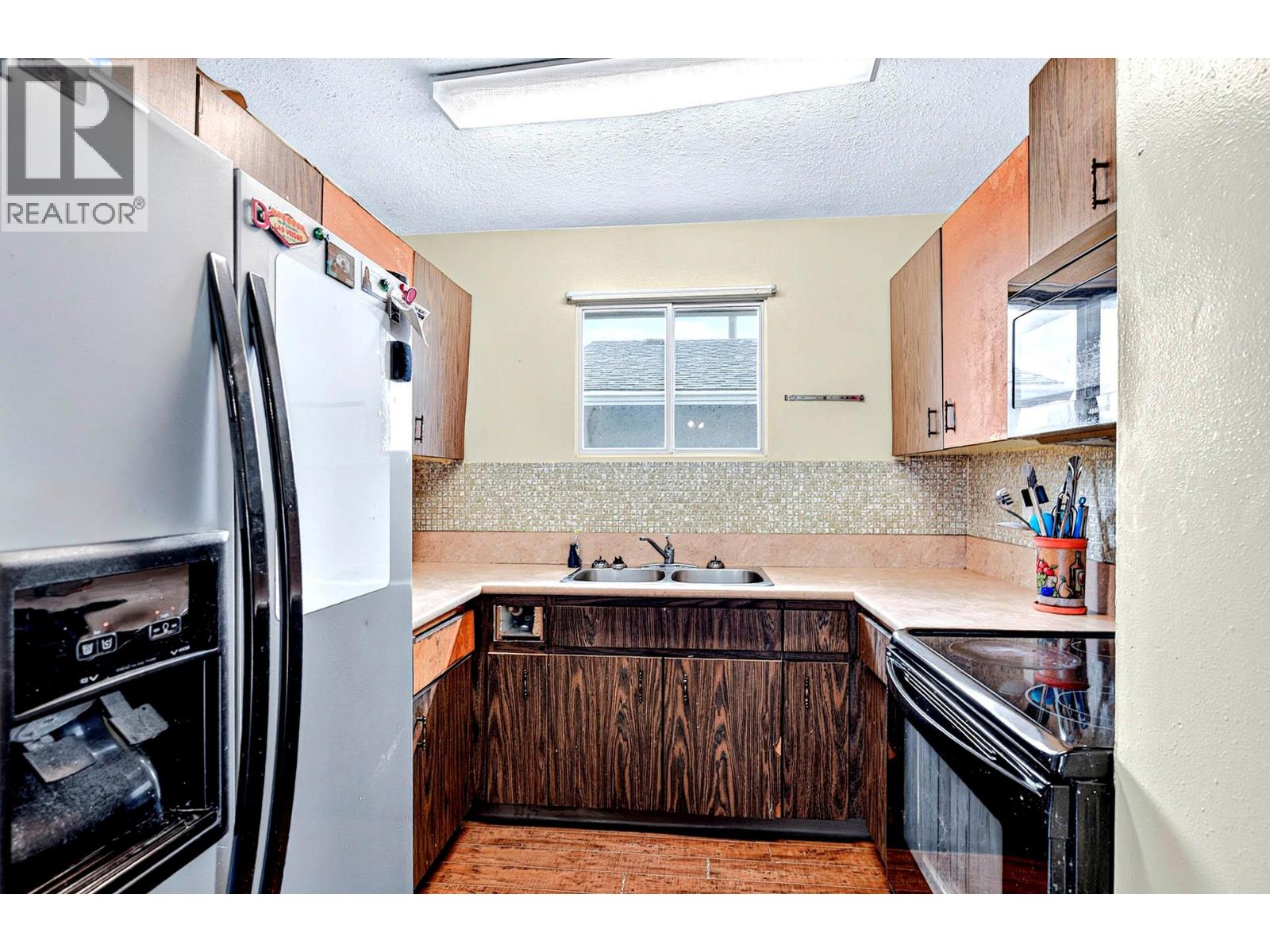 #40 800 Valhalla Drive - 6