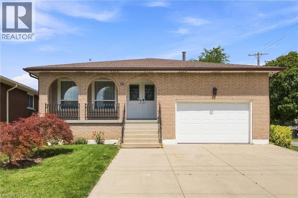 Photo of 377 CARSON Drive