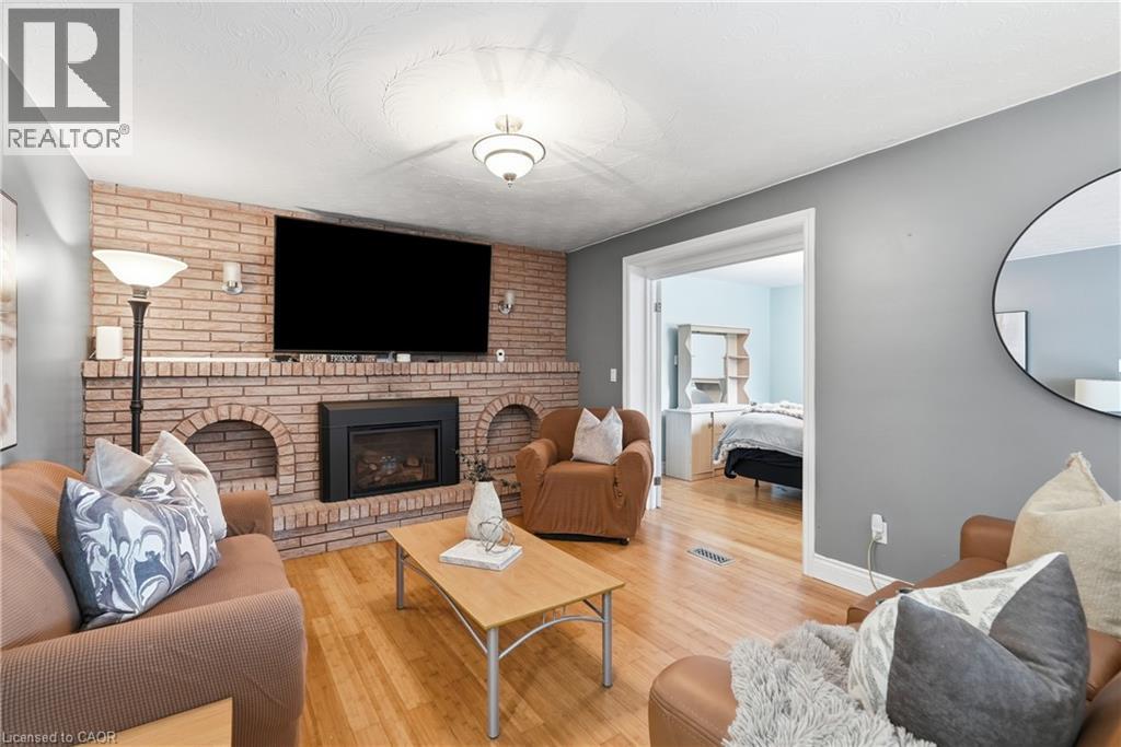 377 CARSON Drive - 18