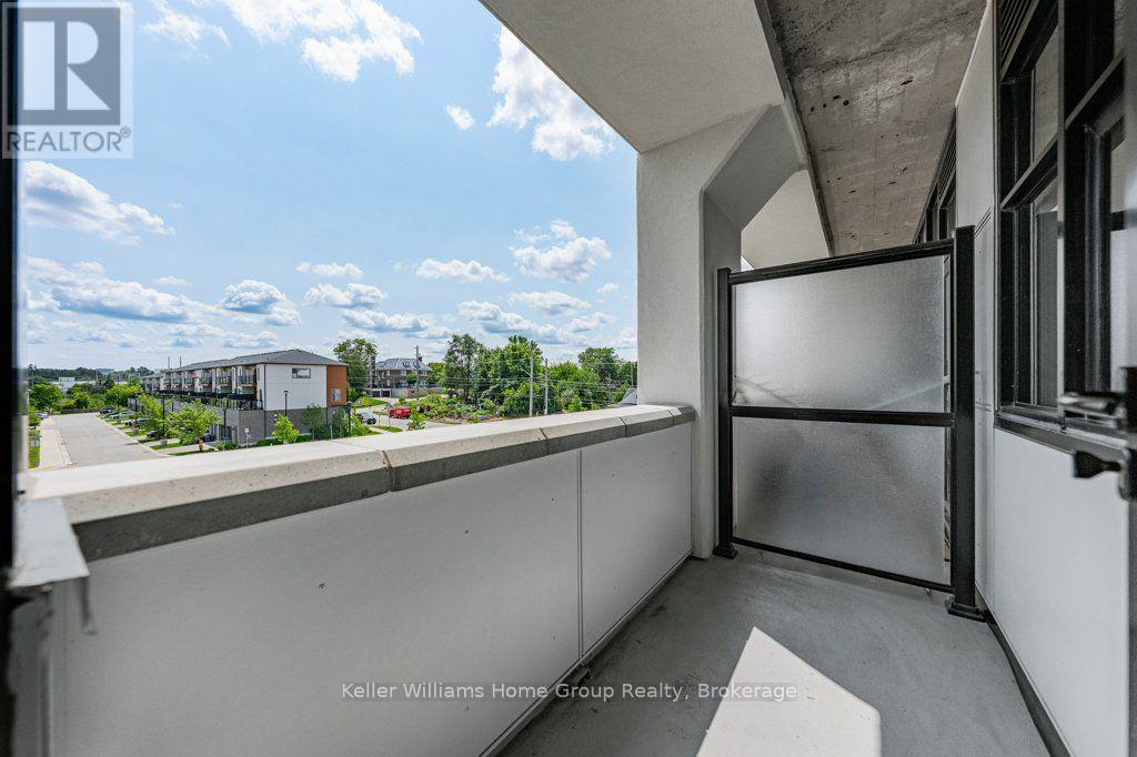 #304 120 HURON STREET - Image 32