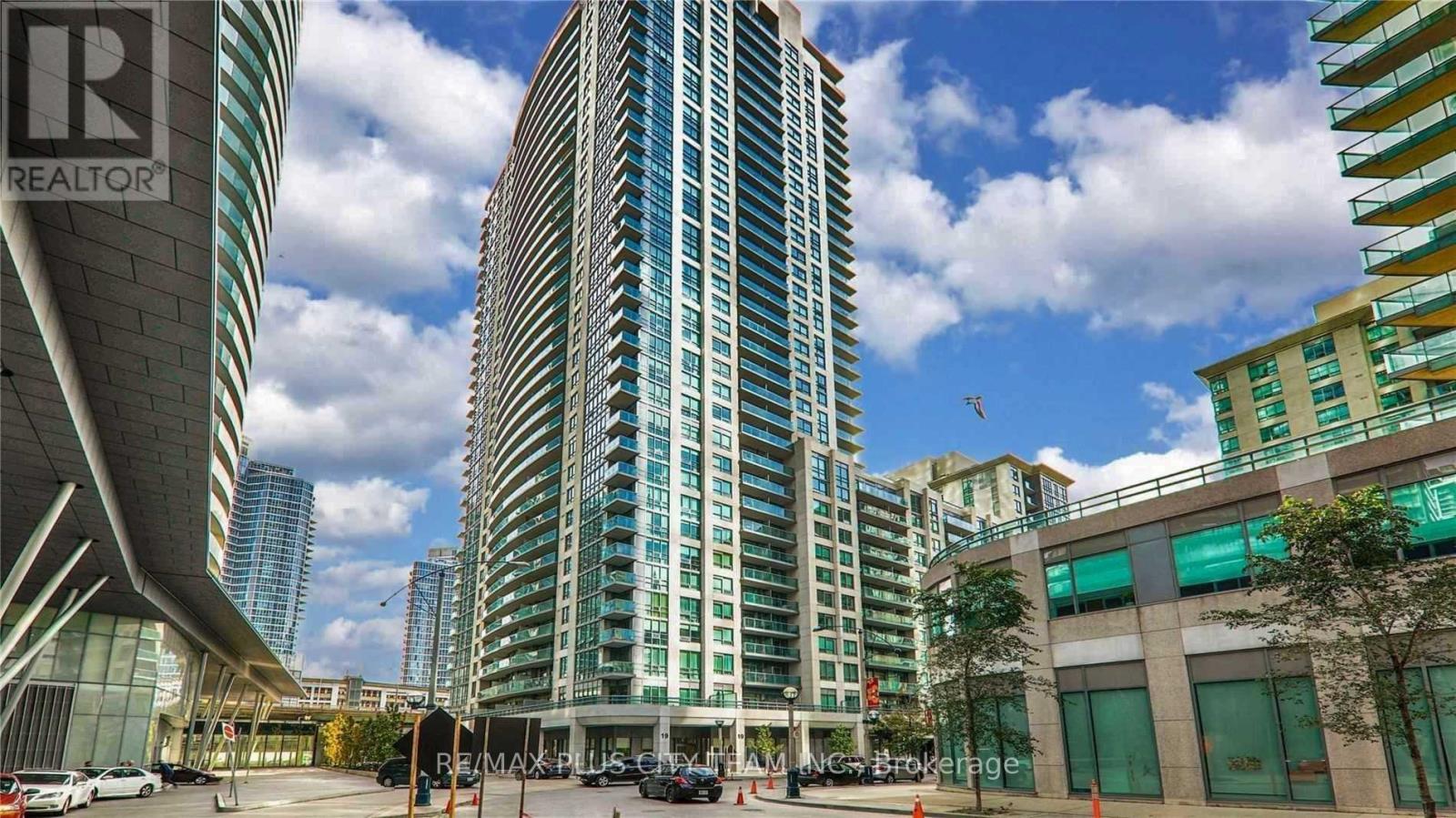 Photo of 19 Grand Trunk Crescent