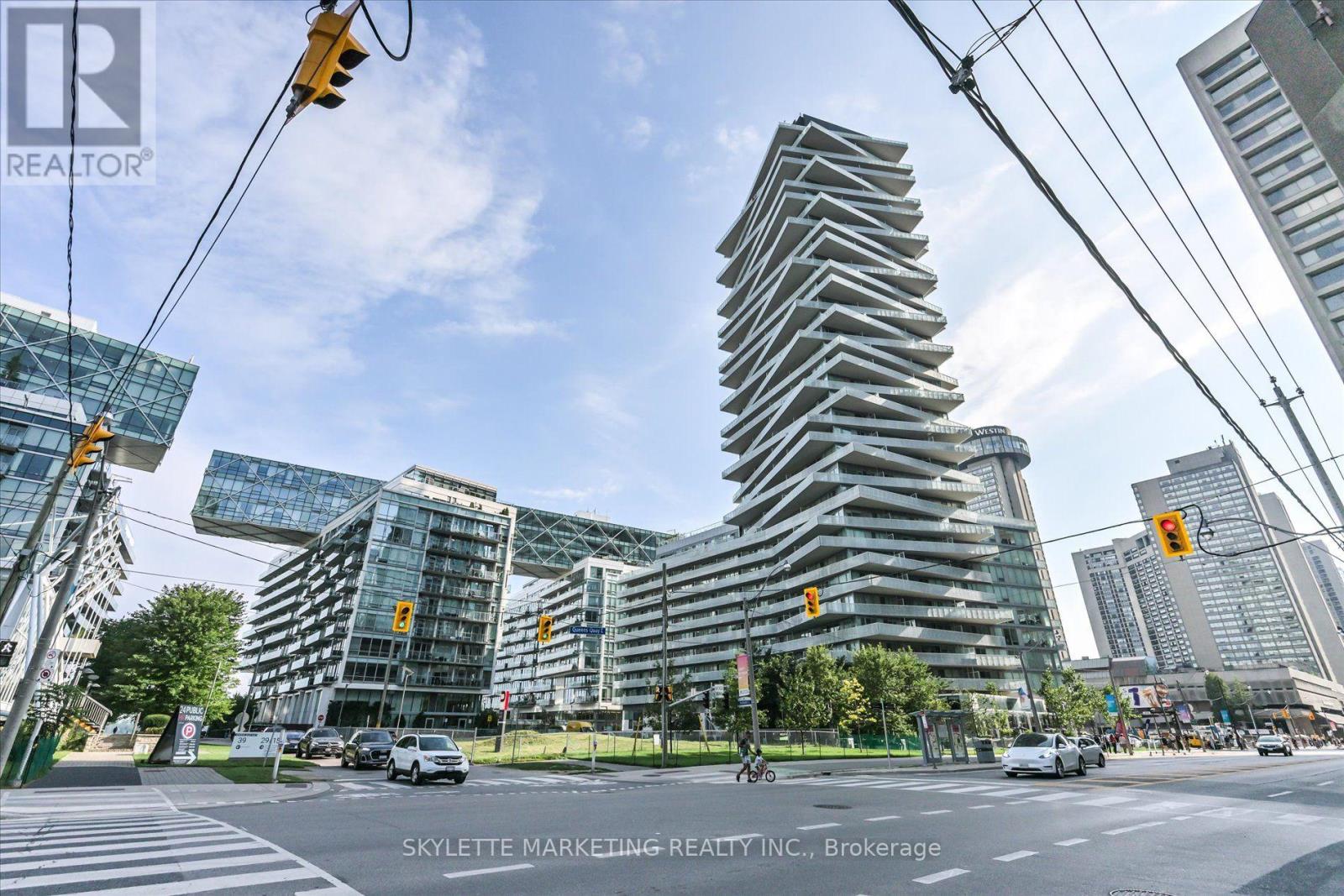 #617 15 QUEENS QUAY E - 41