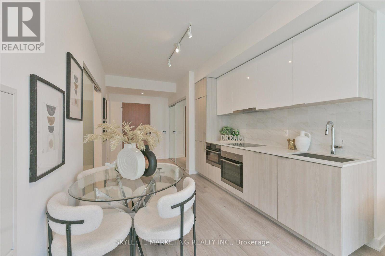 #617 15 QUEENS QUAY E - 8