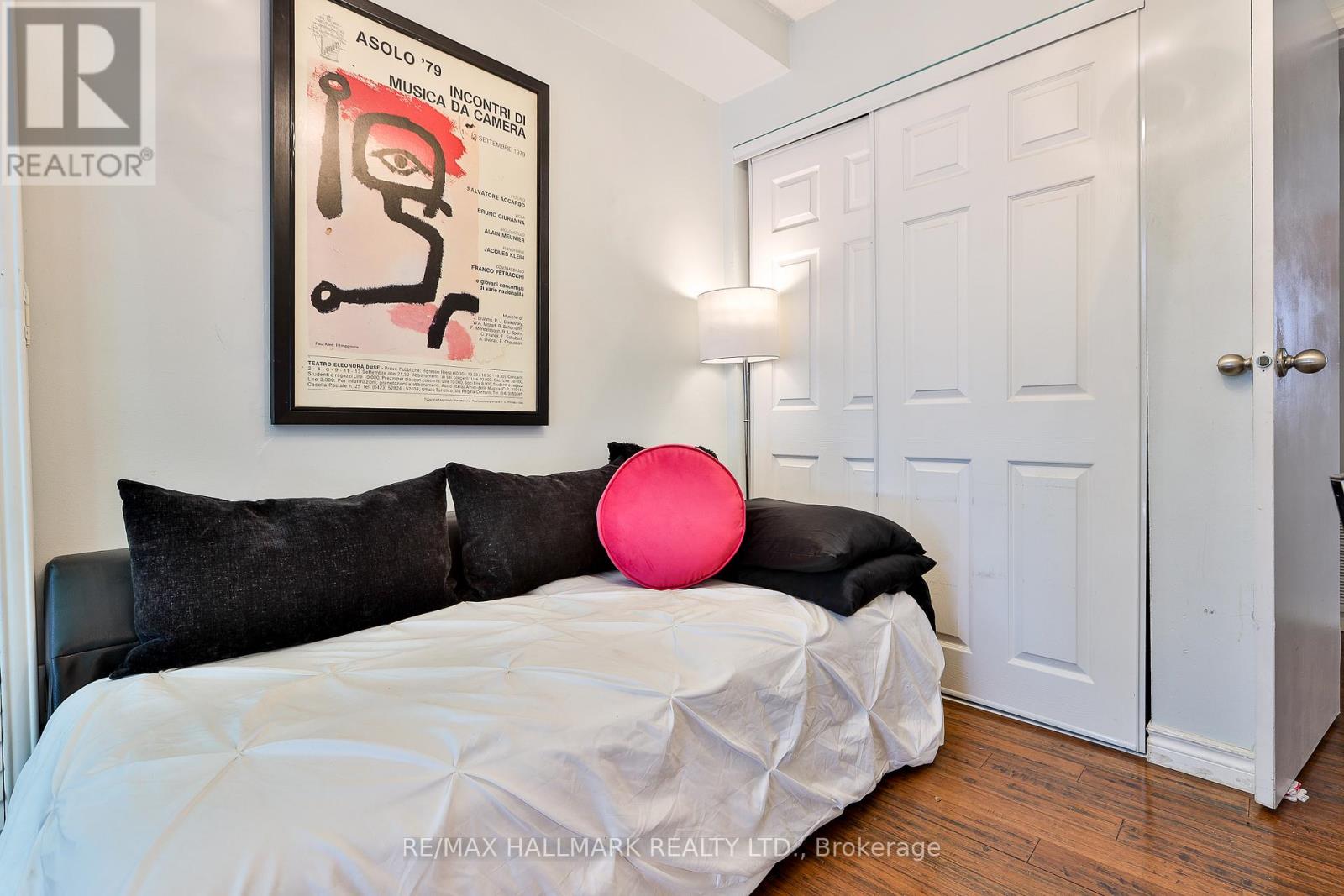 #21 17 PEMBROKE STREET - 19