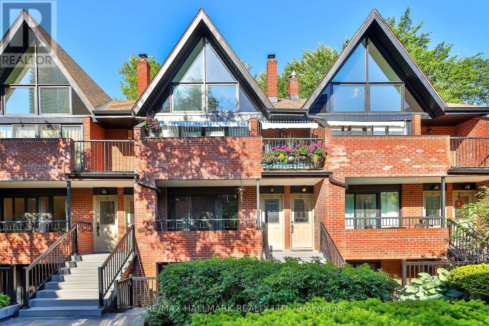 #21 17 PEMBROKE STREET - 2