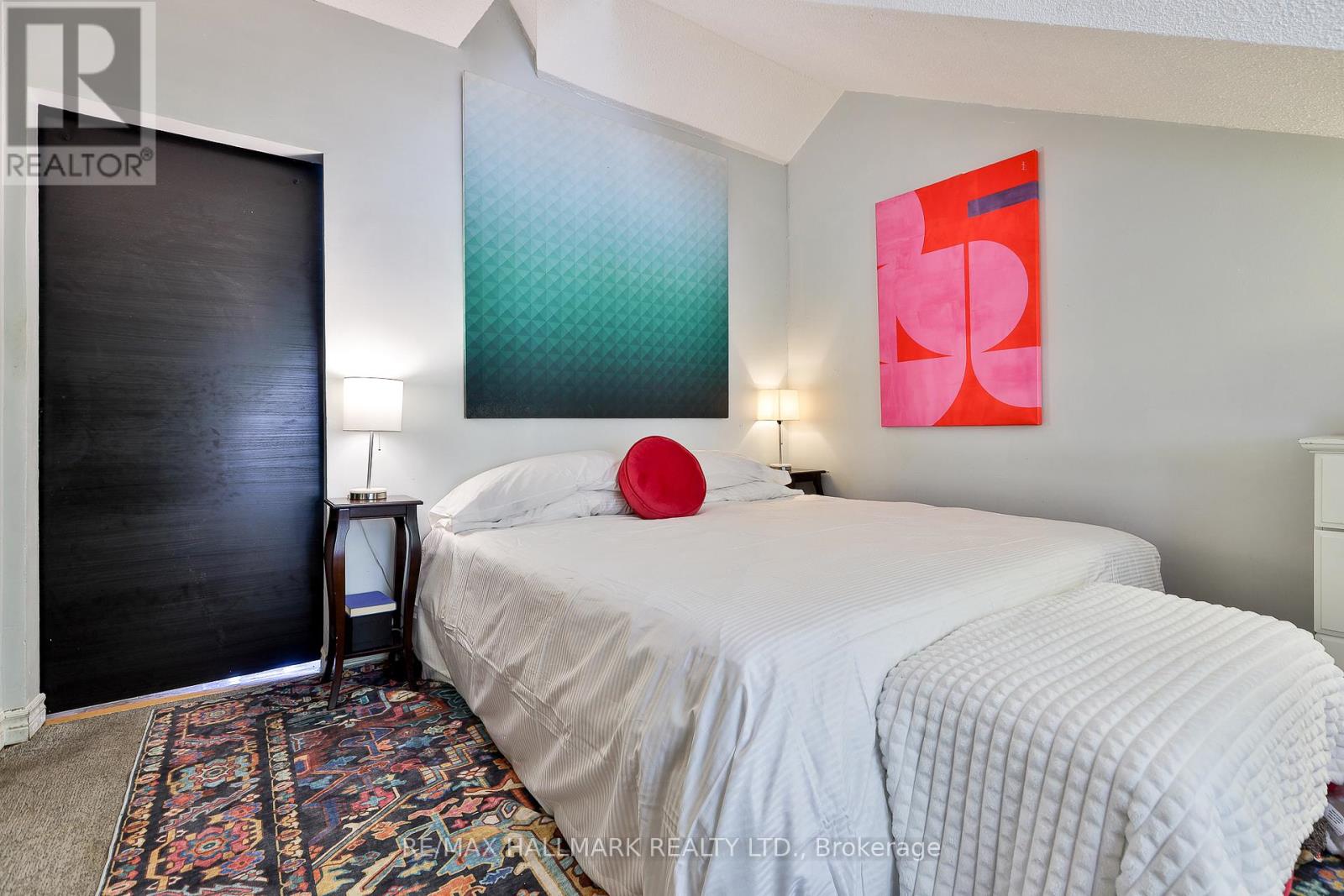 #21 17 PEMBROKE STREET - 32