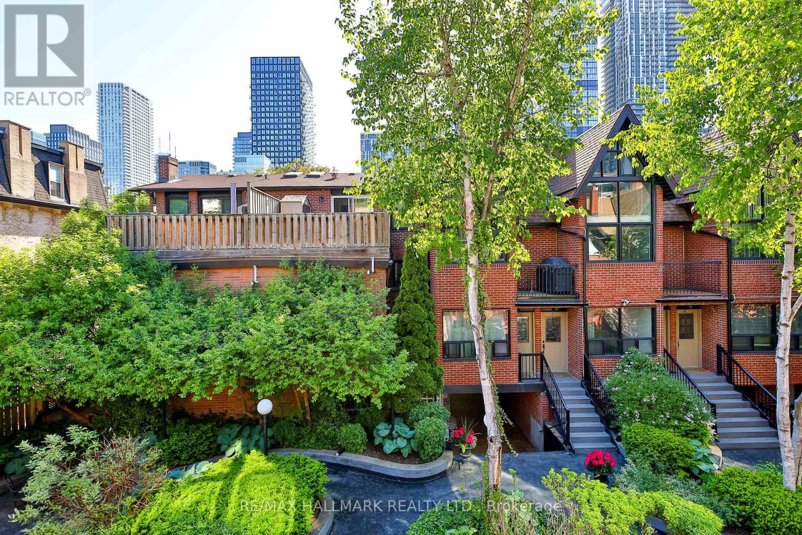 #21 17 PEMBROKE STREET - 37